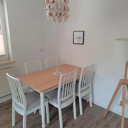 Apartment Im Zentrum Mit Balkon Und Parkplatz