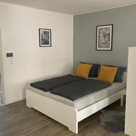 Apartment Im Zentrum Mit Balkon Und Parkplatz