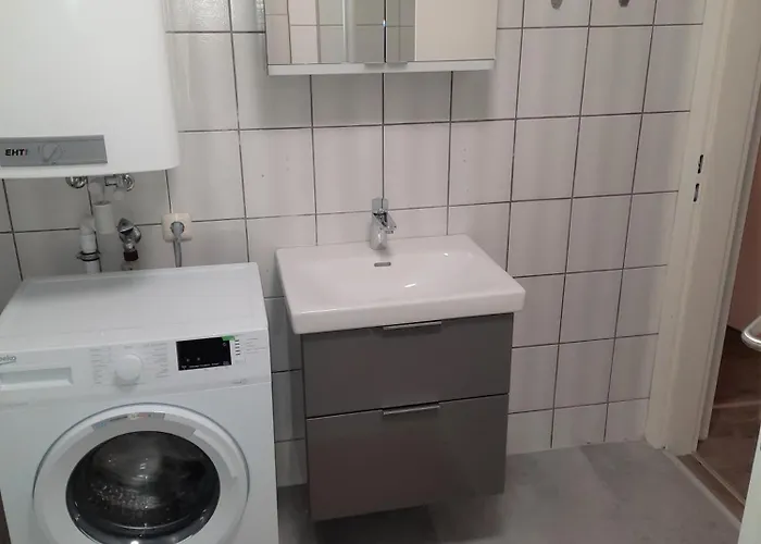 Im Zentrum Mit Balkon Und Parkplatz Apartment *