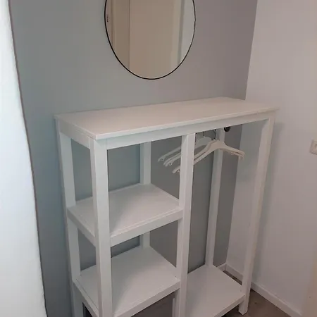 Im Zentrum Mit Balkon Und Parkplatz *