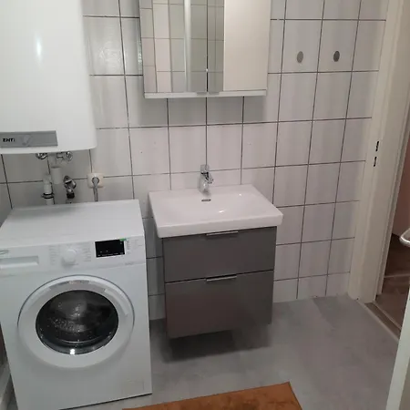 Im Zentrum Mit Balkon Und Parkplatz Apartment *