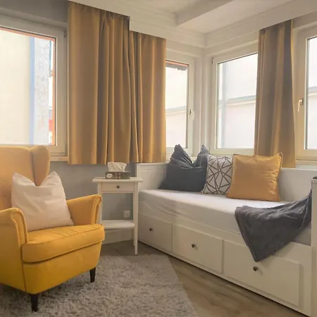 Im Zentrum Mit Balkon Und Parkplatz Apartmán *