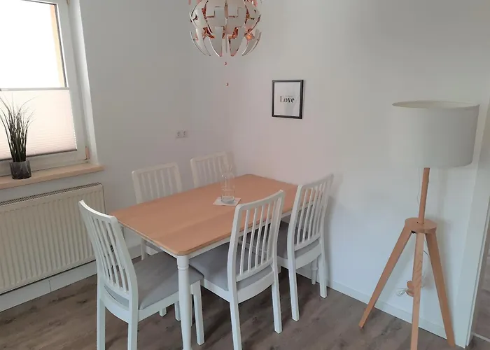 아파트 Im Zentrum Mit Balkon Und Parkplatz