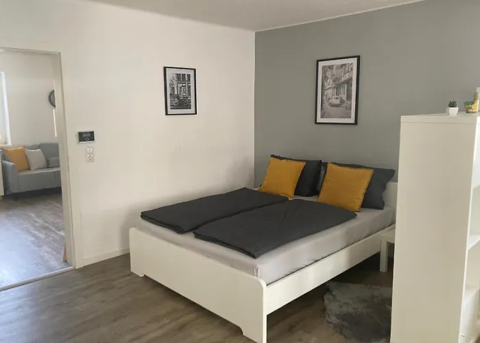 아파트 Im Zentrum Mit Balkon Und Parkplatz